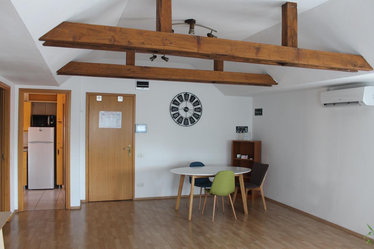 News Apartment Bucureşti Ngoại thất bức ảnh
